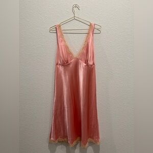 Victoria’s Secret vintage Y2K beige Lace Trim satin silk slip dress Nightgown